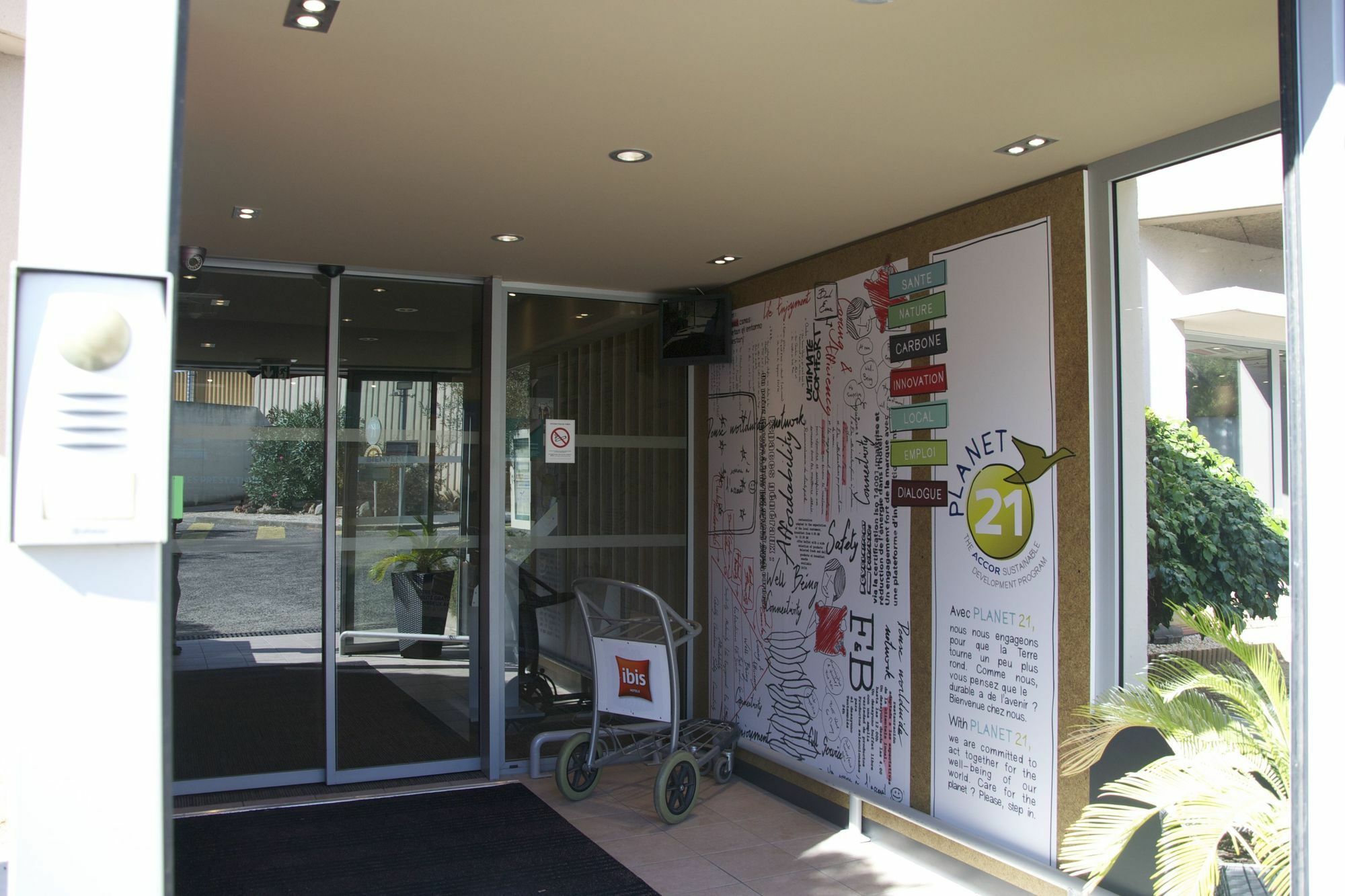 Ibis Toulon La Seyne Sur Mer Εξωτερικό φωτογραφία